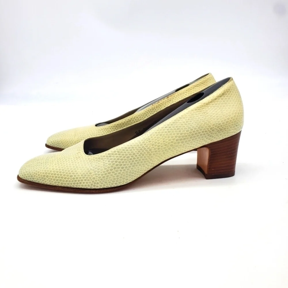 Salvatore Ferragamo Shoes Women 8.5 AA Luxury Heels Ivory White Lizard Print